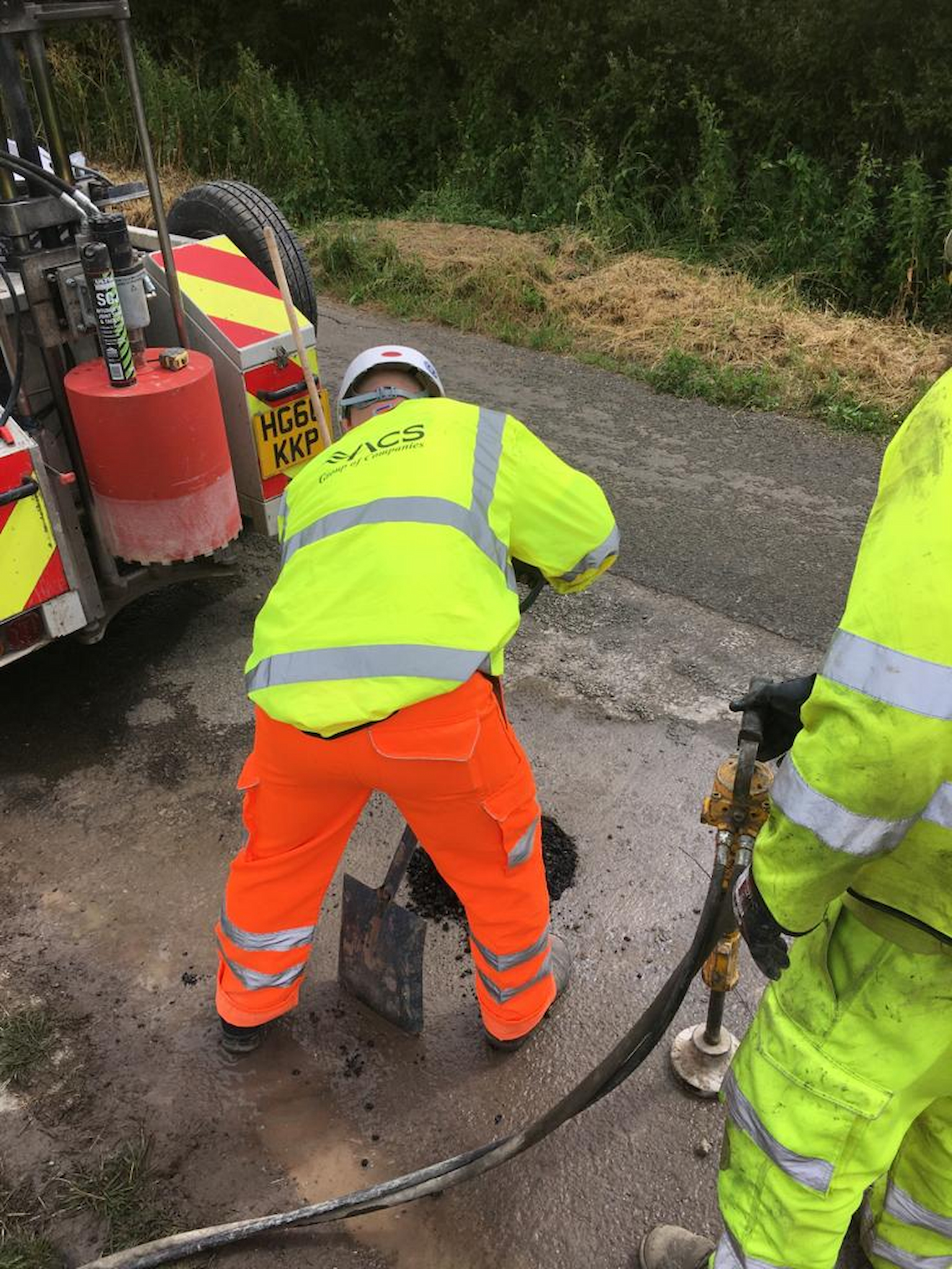 Asphalting a bore hole